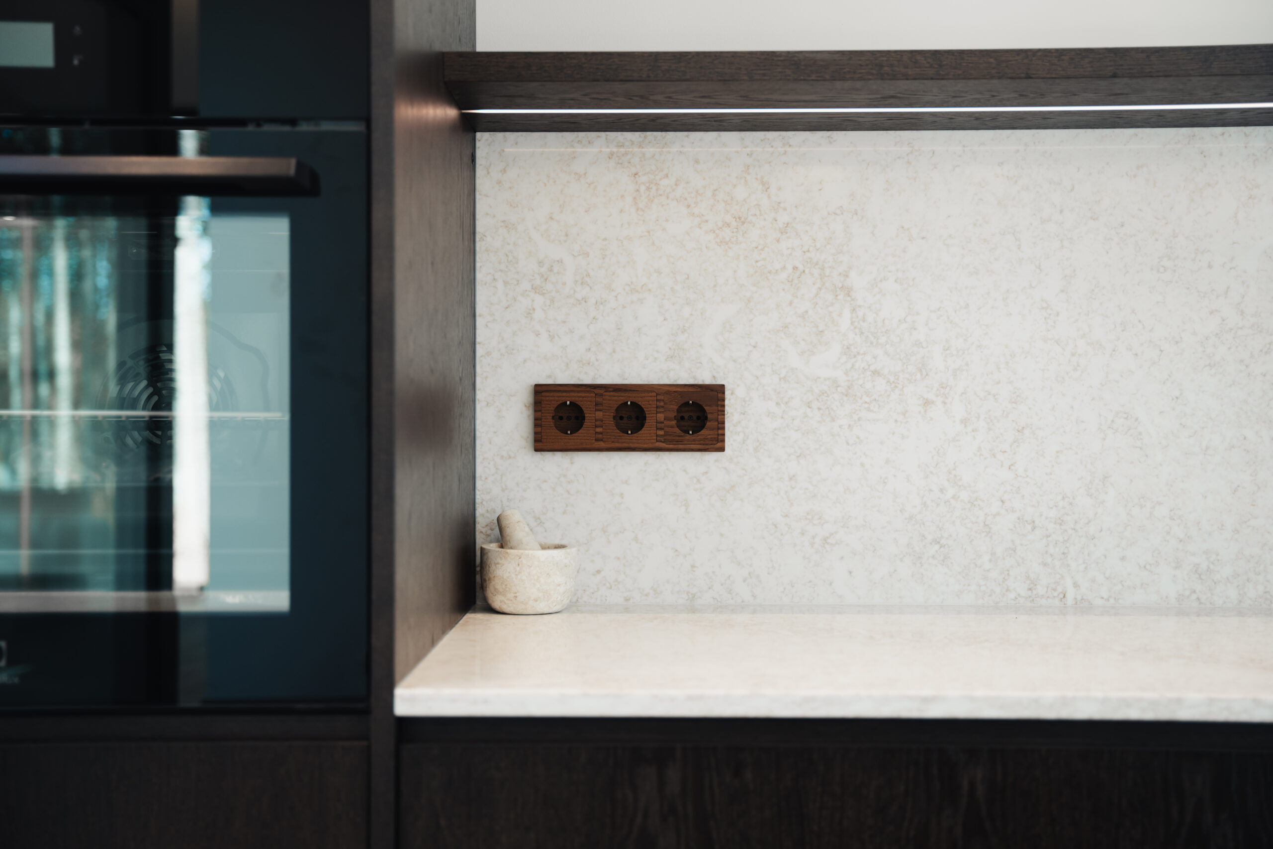 1x Cat. 6 / Cat. 6A networking terminal by Wemel Wood